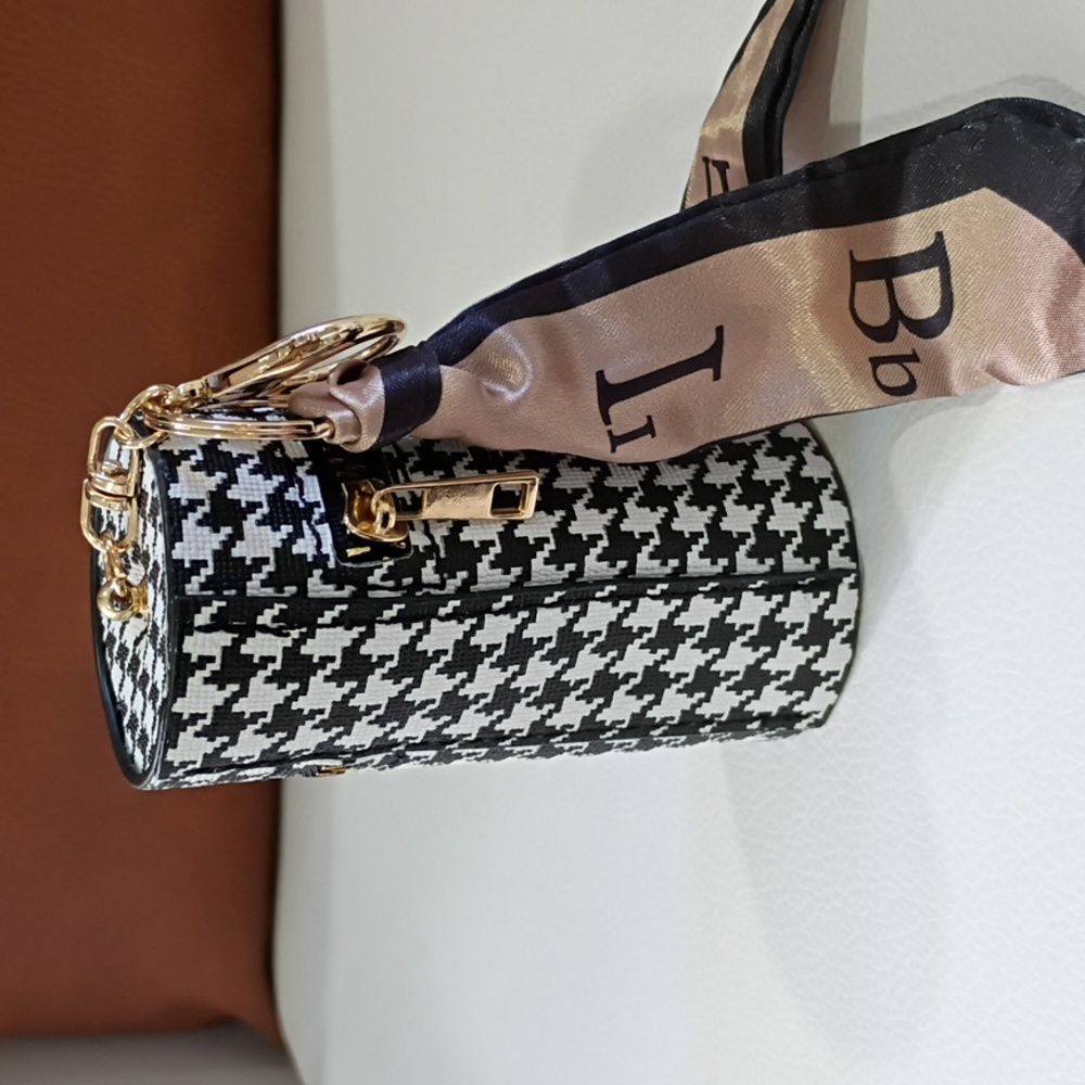 Black and White Houndstooth Change Or Lipstick Bag Charm with Gold Accents - Picture 3 of 3